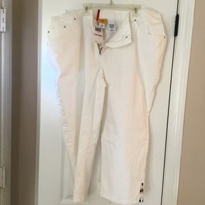 Ruby Rd White Jean Capris Size22W